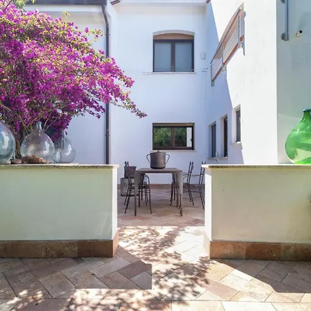 Terrace In Fioretta Your Countryside Escape With Shared Pool Near Alghero Vakantiehuis Olmedo